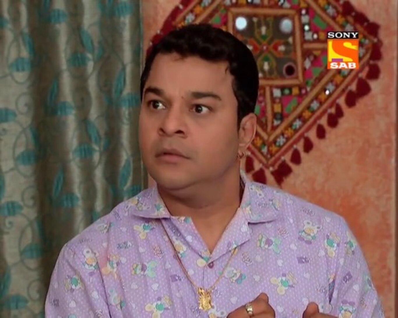 King Salim Flirts With Pooja