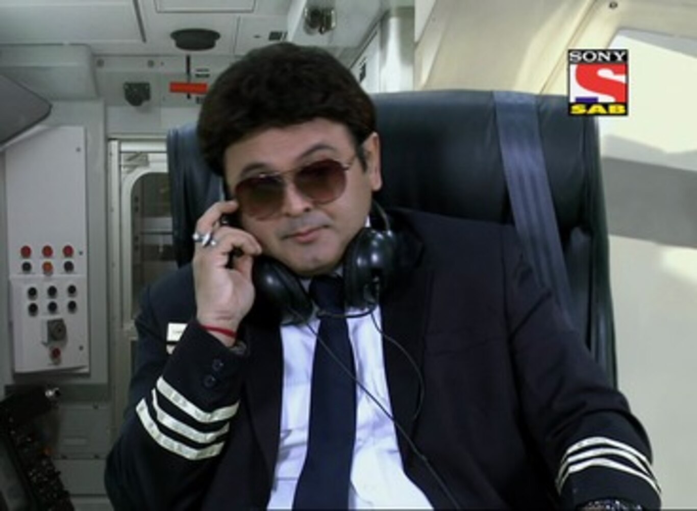 Ganguly gets scared of his Binoculars