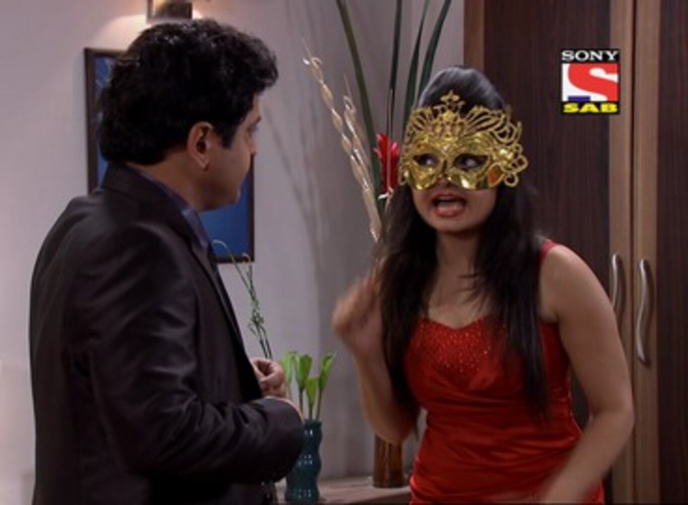 Jeannie becomes Priya in New Years party