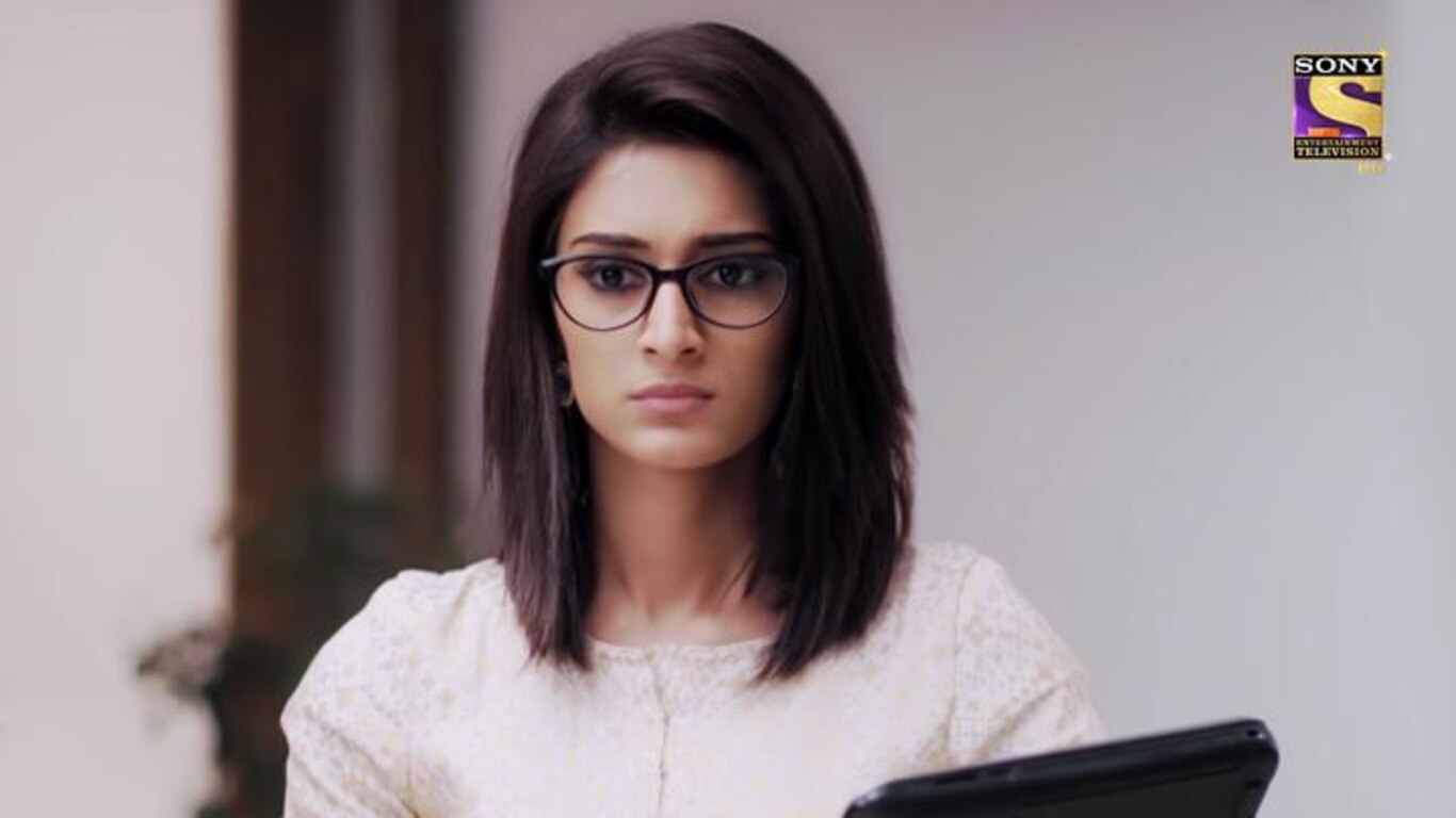 Sonakshi Calls Firemen To Her Office