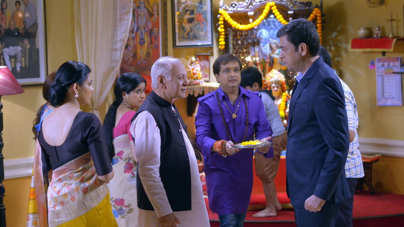 Mr. Ramnath Spots Nirmala In Court