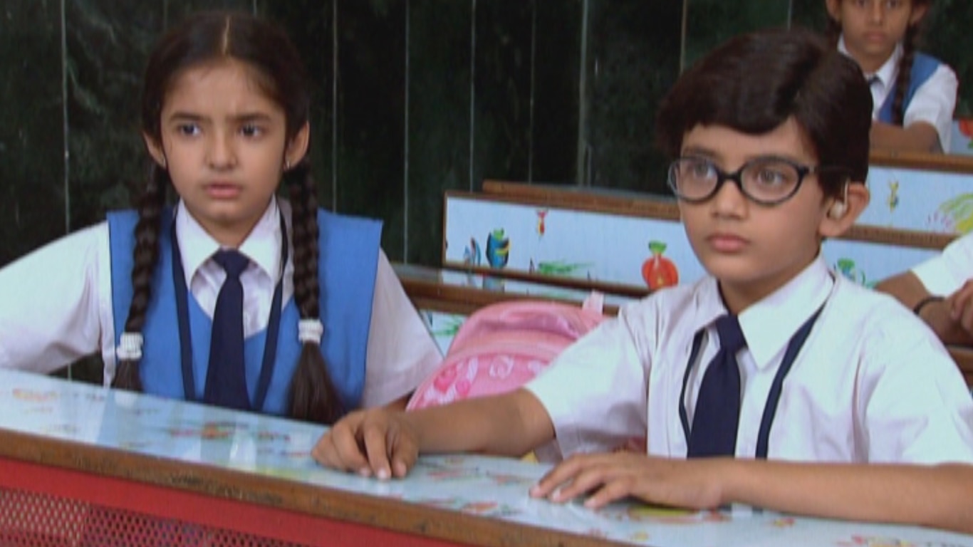 Binaashi Meets The Students