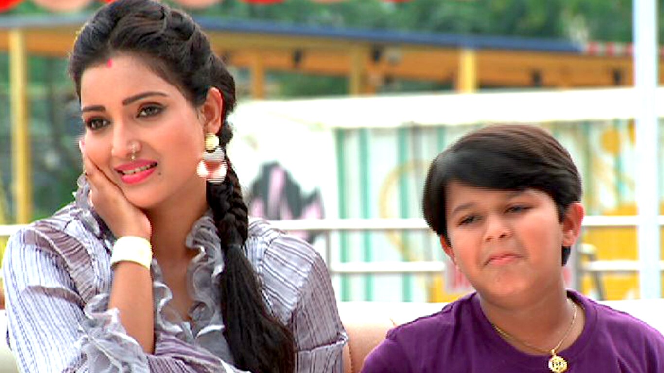 Ghotala Family Along With Anna And Bhairvi Reach Imagica