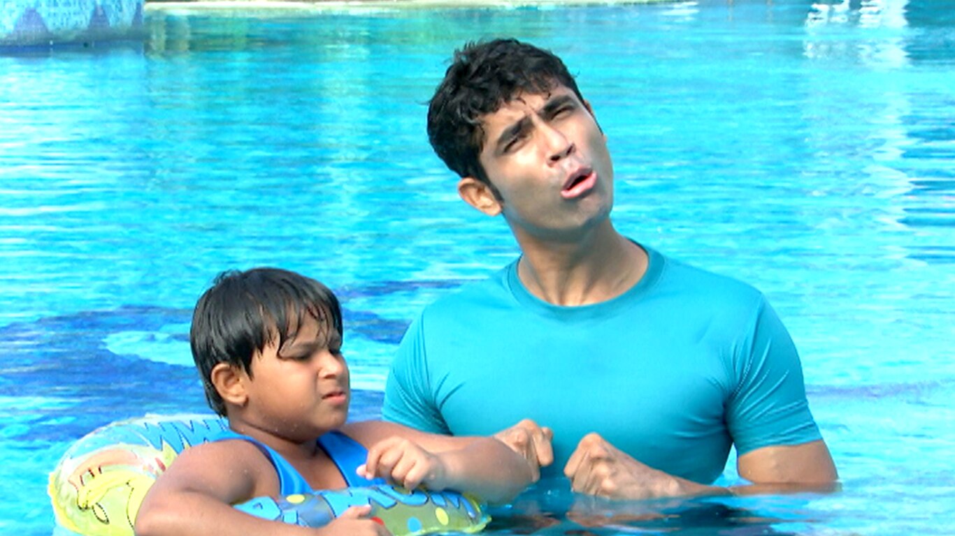 Pritesh Reveals the Truth to Scientist Rajinder