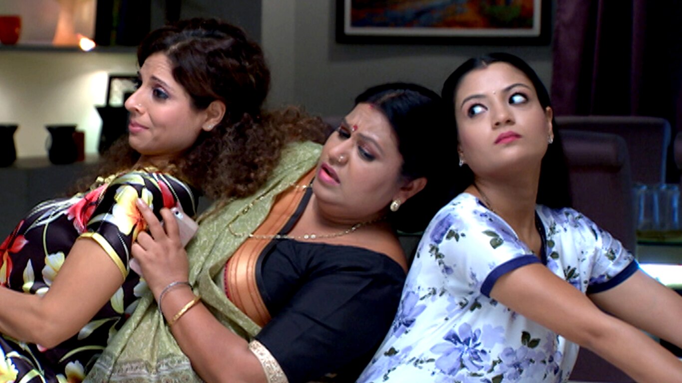 Members Apologize to Varsha and Vasant