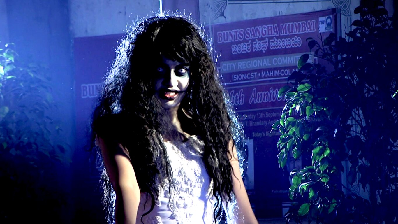 Theater Mein Bhoot
