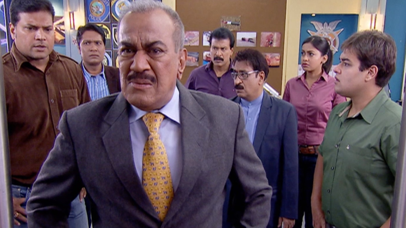 Daya in trouble - CID Mahadhamaka