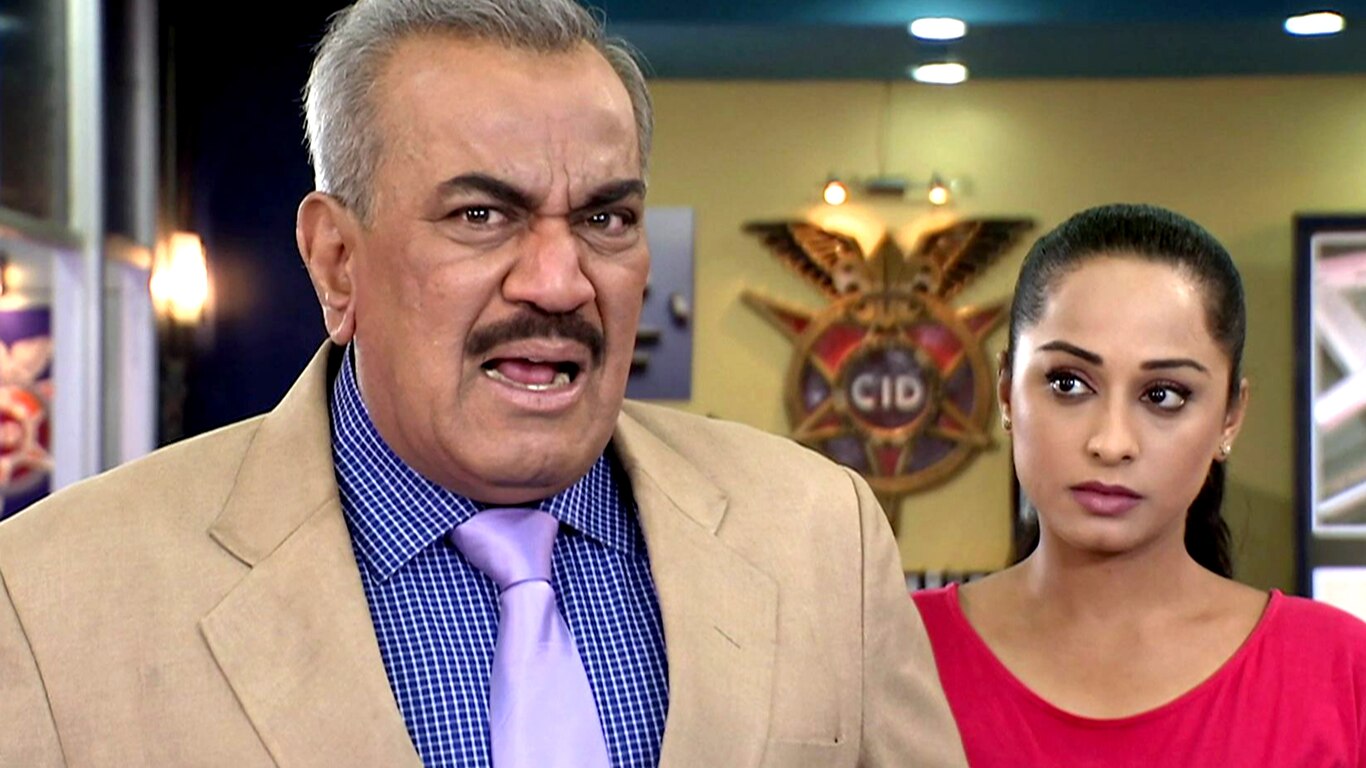 Aasman Se Giri Laash