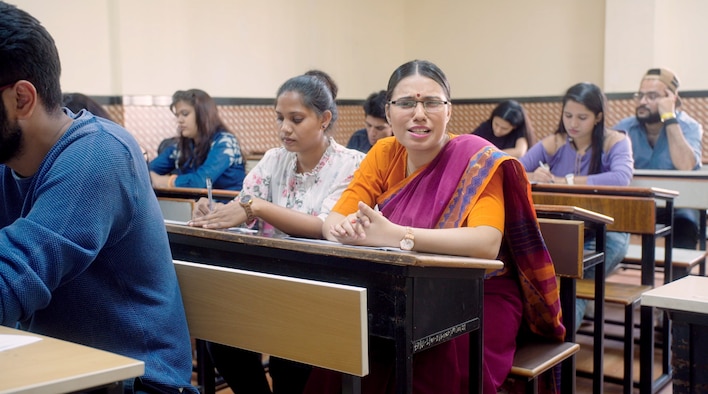 Saloni Talks About Corruption from Uncommon Sense With Saloni season 1