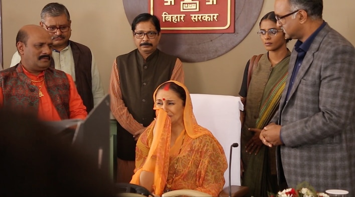 Huma Qureshi's Behind The Scenes from Maharani season 1