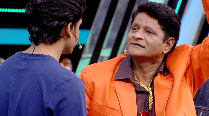 Talk Show Var Ghol from Maharashtra Chi Hasya Jatra Navya Korya Vinodacha Punha Nava Hangam 