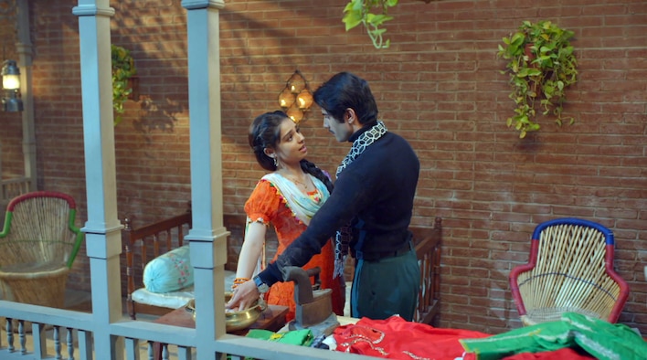 Mujhe Mere Haal Par Chodd Dijiye from Kyun Utthe Dil Chhod Aaye? 