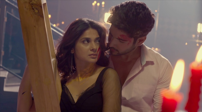 Maya And Rudra’s Moment Of Passion from Beyhadh season 2