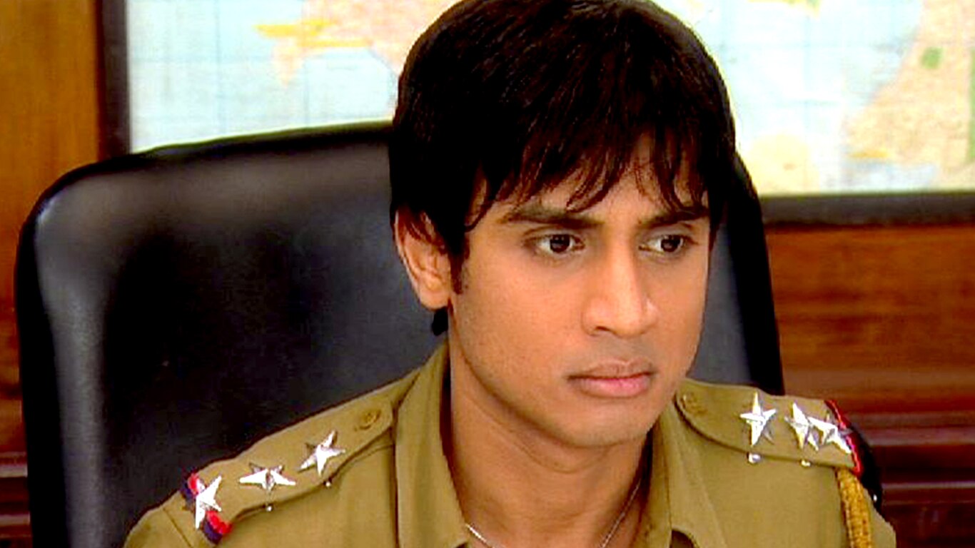 Khandaani Mooch