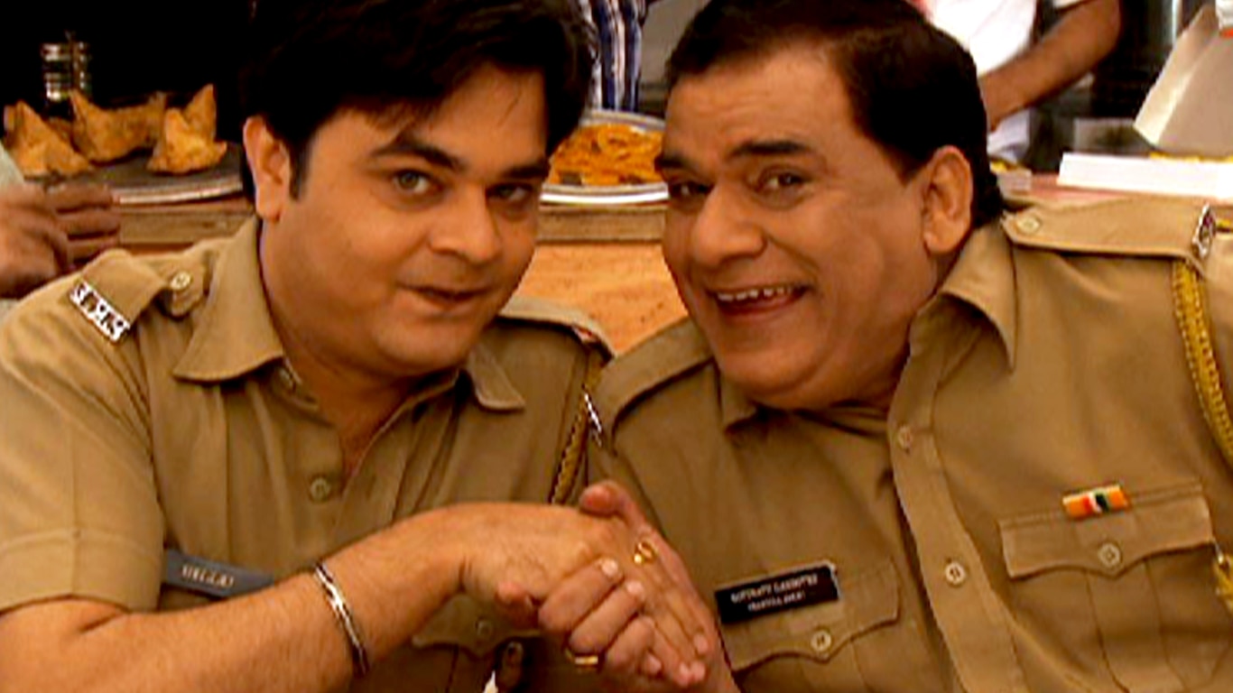 Billu And Gopi Find A Brilliant Writer