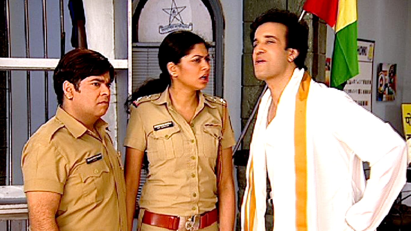 Bajrang's Would Be Father-in-law Comes In The Chowki