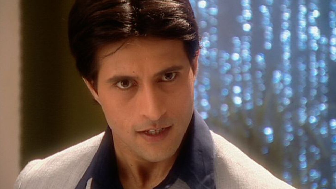 Raghav And Jassi Get Close