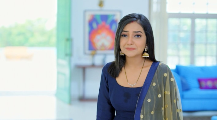 Ishqi Leaves The Malhotra House from Ishk Par Zor Nahi 