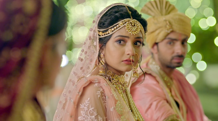 Ishqi Walks Out Of The Wedding from Ishk Par Zor Nahi 