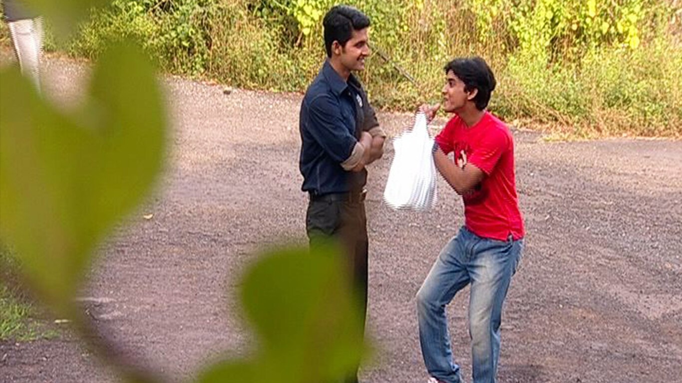 Tej Convinces Gyan