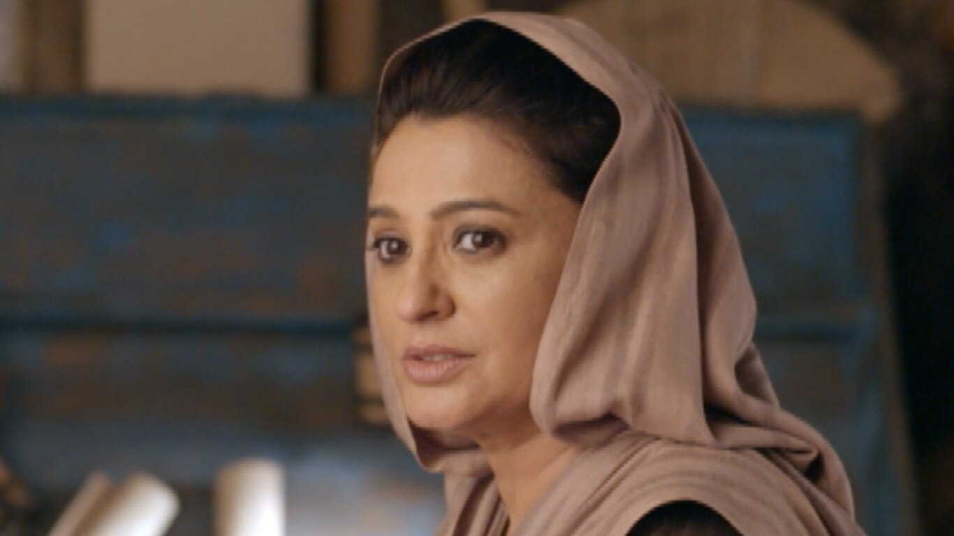 Yasmine Orders Meher