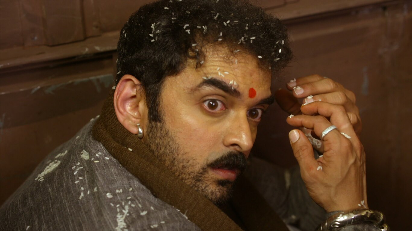 Maan Singh Covered In Rice