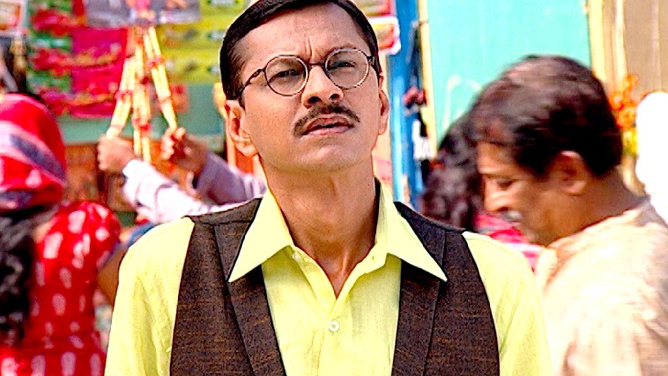 Taarak Mehta Ka Ooltah Chashmah – Daya And Popatlal In A Bureau