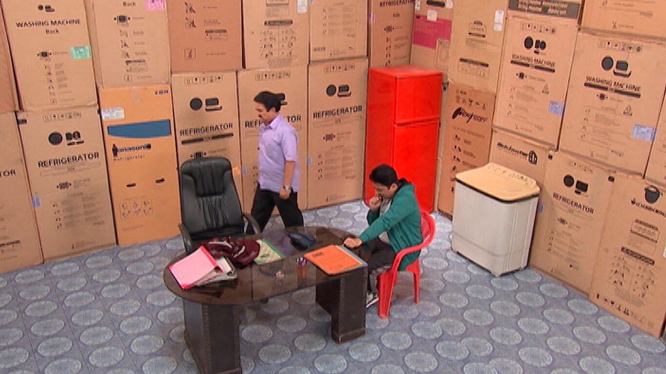 Taarak Mehta Ka Ooltah Chashmah – Painting The Hoarding