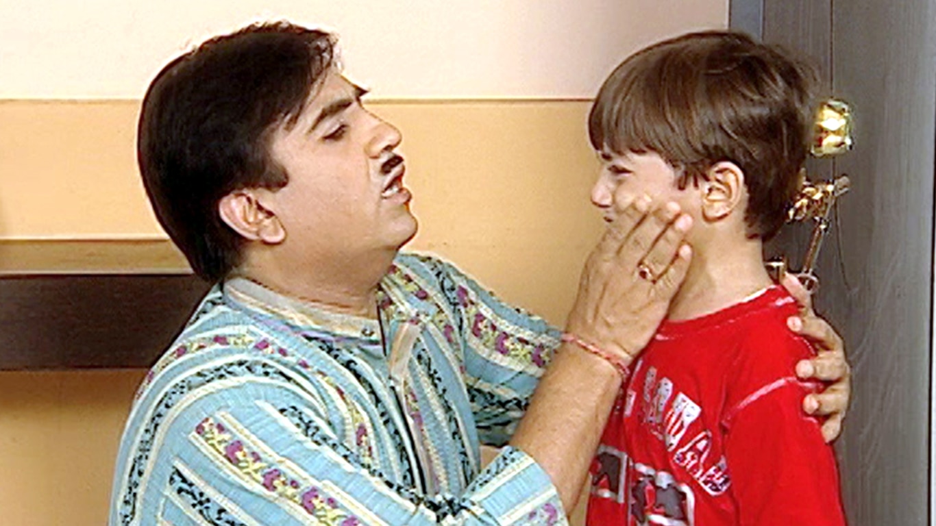Taarak Mehta Ka Ooltah Chashmah – Jethalal Looks After The Kid