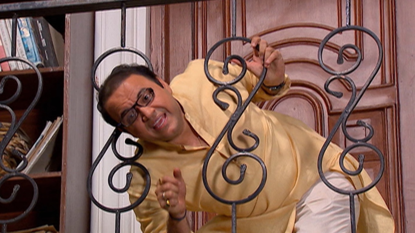 Taarak Mehta Ka Ooltah Chashmah – Breifcase At Jethalal's House