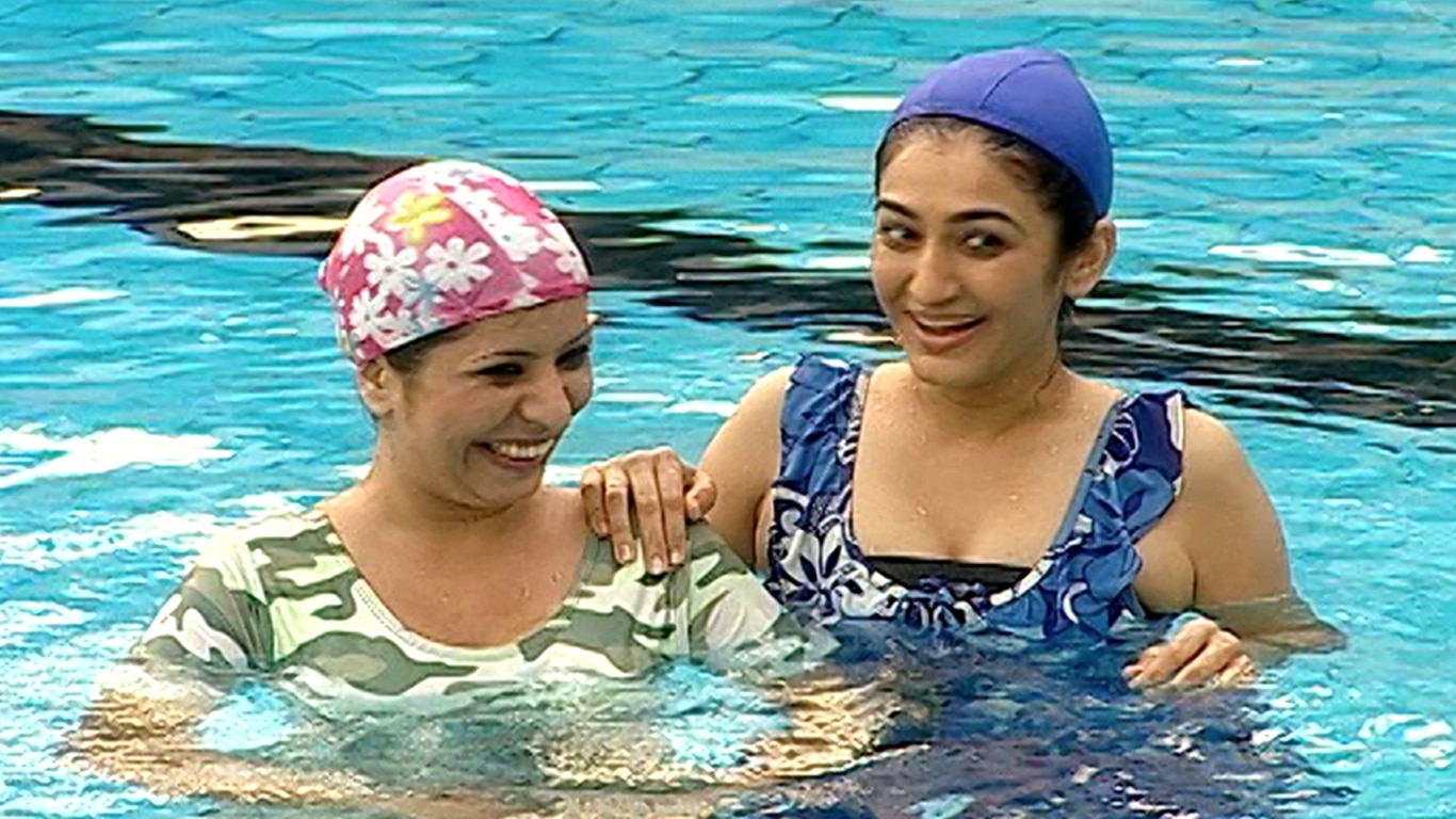 Taarak Mehta Ka Ooltah Chashmah – Ladies Have Fun At The Swimming Club