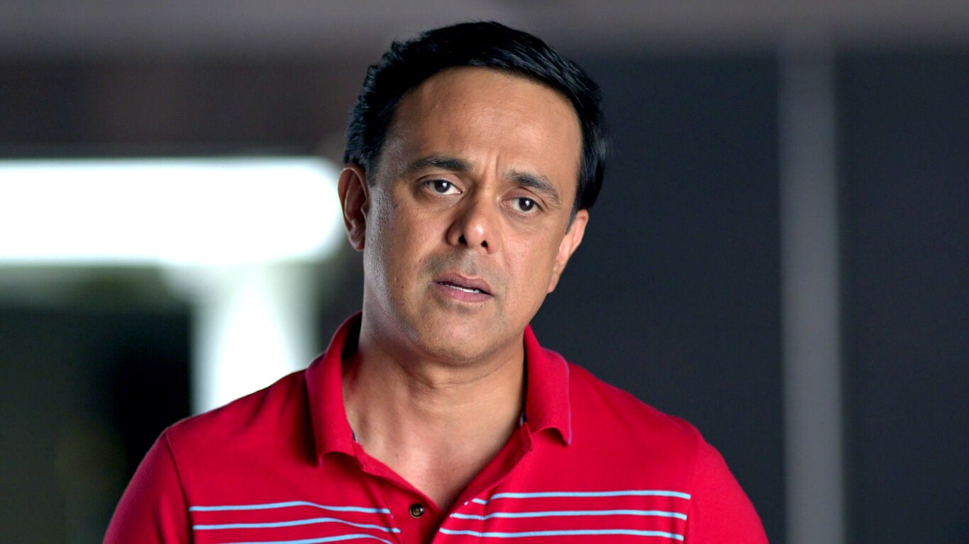 Rajesh Helps Mr and Mrs Dev