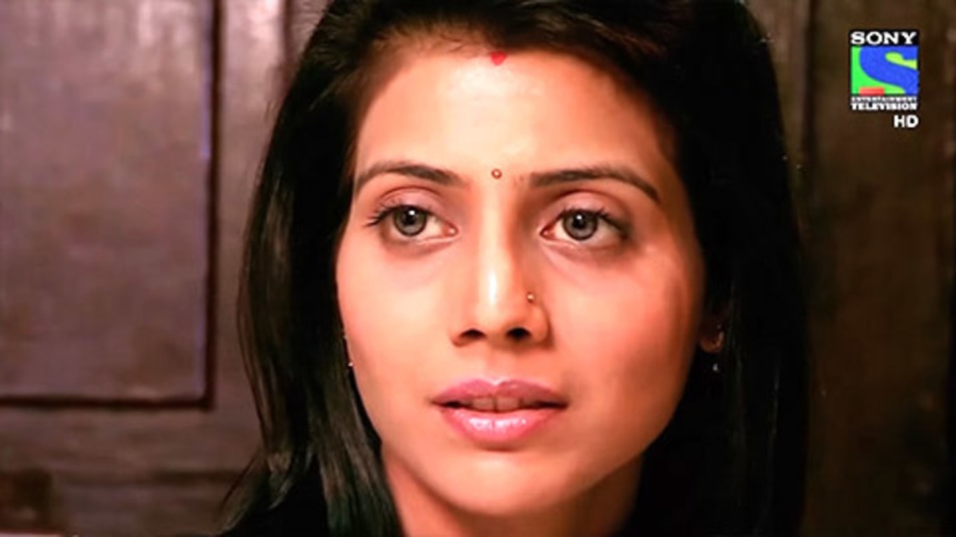 Adhura