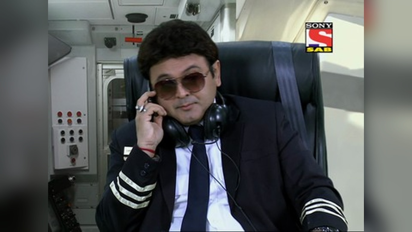 Ganguly gets scared of his Binoculars