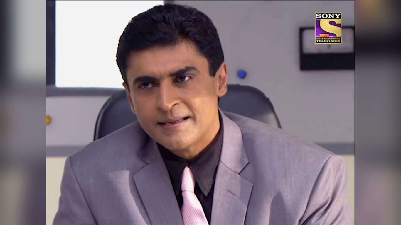 Ashutosh And Nidhis First Meeting