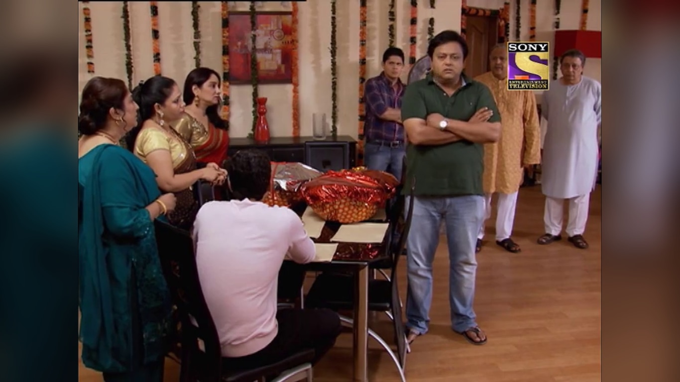 Nidhi Gets Emotional