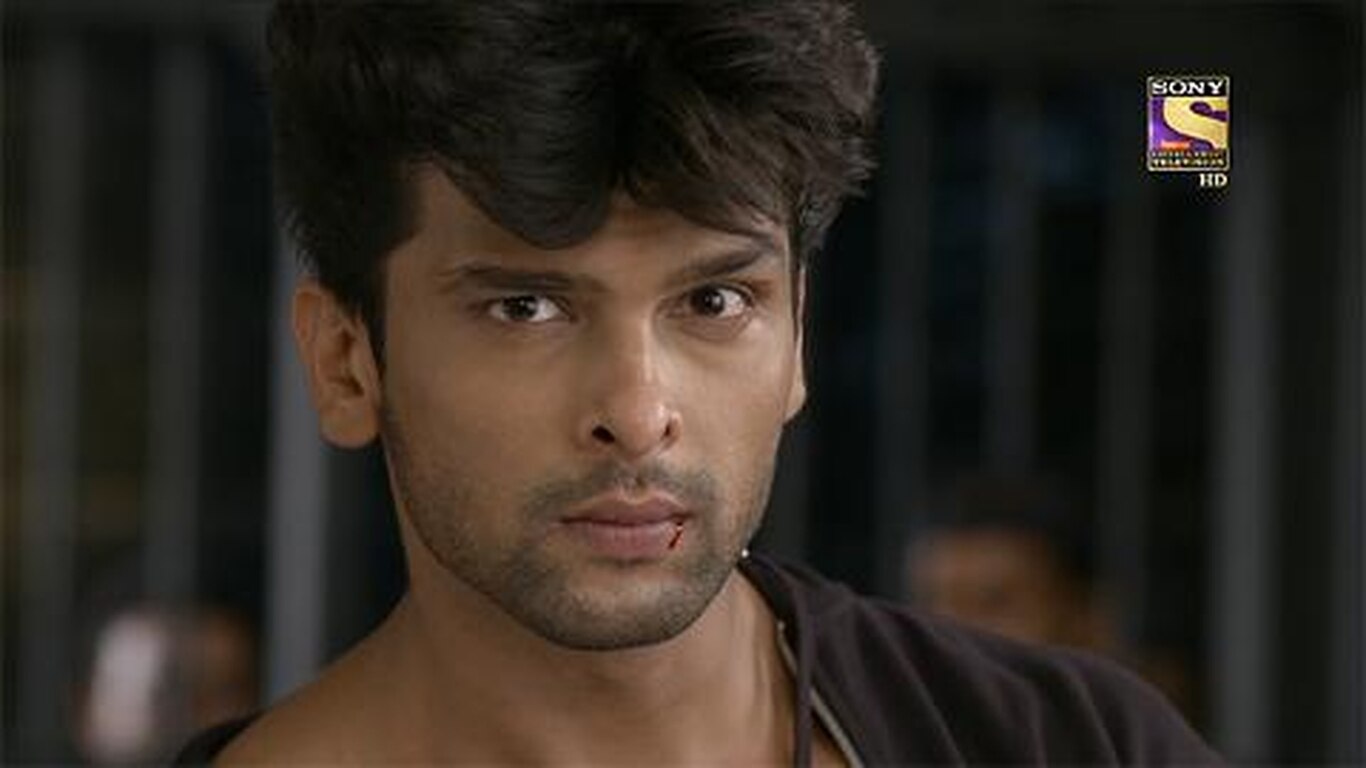 Maya Bails Arjun's Brother Out From Jail