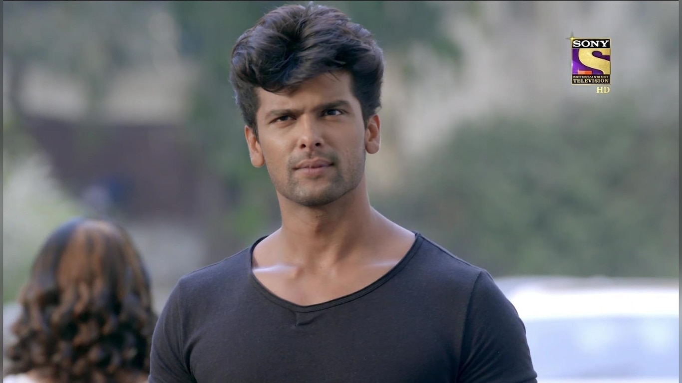 Arjun Beats Ashwin