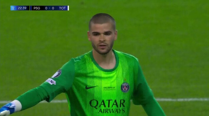 Save! Chevalier Brilliantly Tips Away Richarlison's Thunderous Strike from UEFA Super Cup 2025 