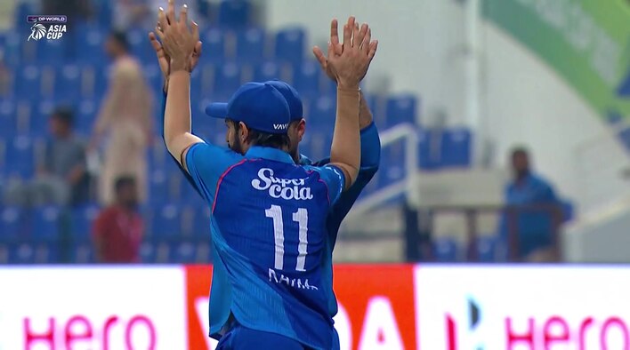 Wicket! Janat Holds Onto A Superb Diving Catch, Kinchit Departs from Asia Cup 2025 