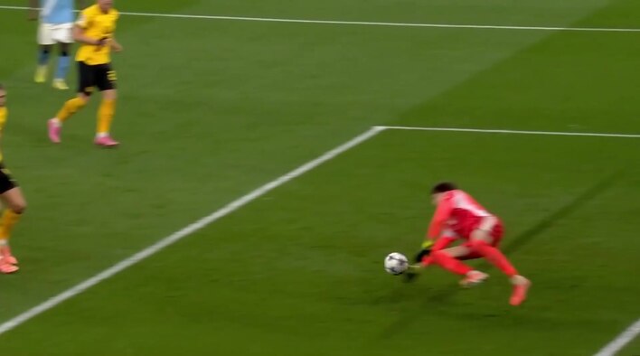 Save! Kobel Keeps Out Savinho’s Stinging Shot from UEFA Champions League 2025/26 