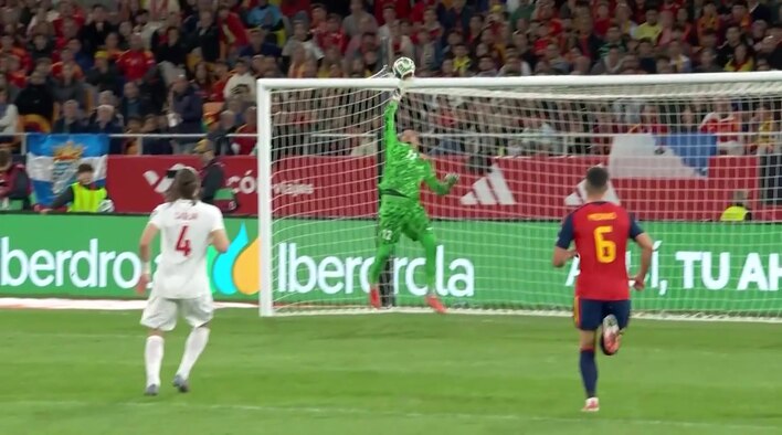 Save! Bayindir's Sharp Reflexes Denies Olmo's Strike from European Qualifiers for the 2026 FIFA World Cup 