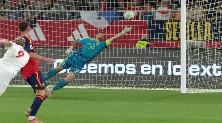 Save! Simon Makes A Stunning One-Handed Stop from European Qualifiers for the 2026 FIFA World Cup 