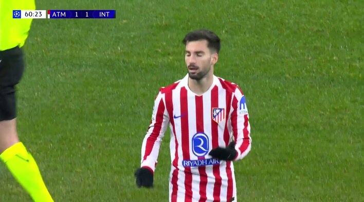 Chance! Simeone's First-Time Shot Whistles Just Over The Crossbar from UEFA Champions League 2025/26 