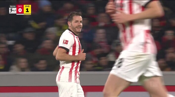 Chance! Gunter's Promising Free-Kick Whizzes Past The Post from Bundesliga 2025/26 