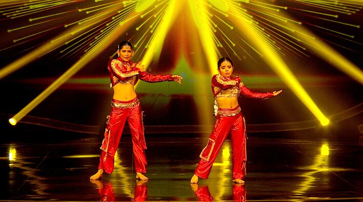 Rupsa and Vartika's Performance from India’s Best Dancer vs Super Dancer: Champions ka Tashan 