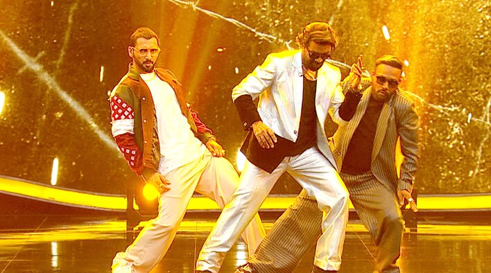 Remo, Puneet And Dharmesh's Performance from India’s Best Dancer vs Super Dancer: Champions ka Tashan 