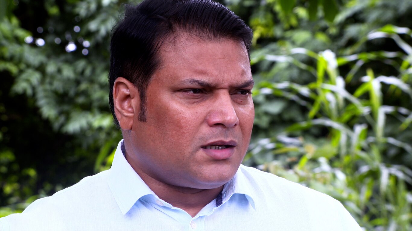 Behosh Khooni