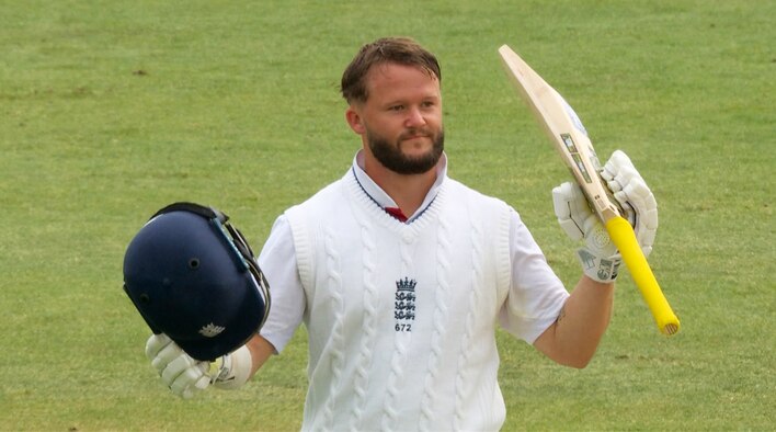Duckett Dominates Visitors With Dazzling 140 from Zimbabwe Tour of England 2025 
