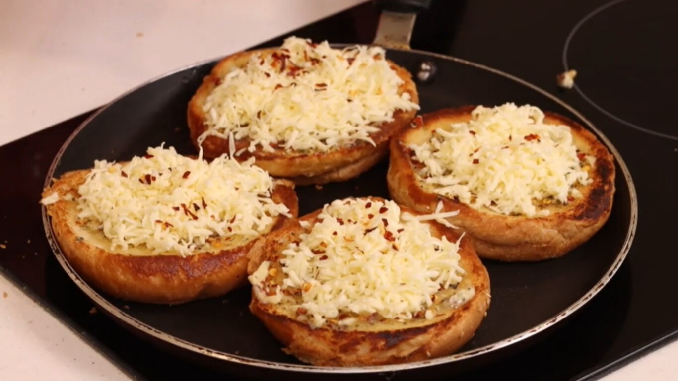 Cheesy Garlic Bread